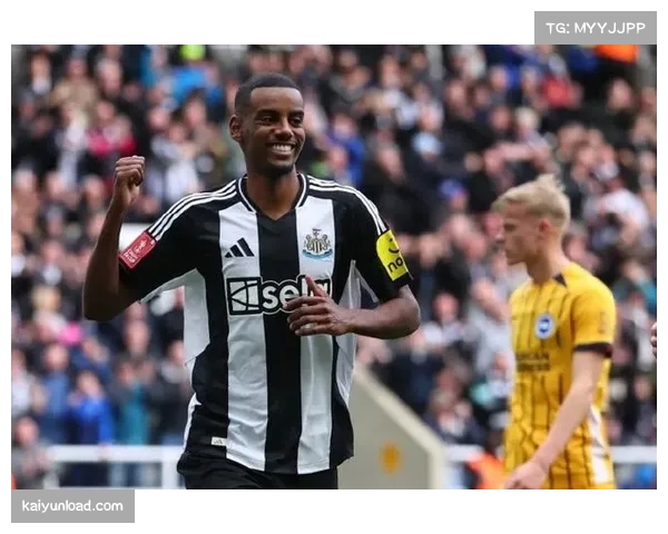 伊萨克高价引援未能融入利物浦体系 半场触球数据惨淡